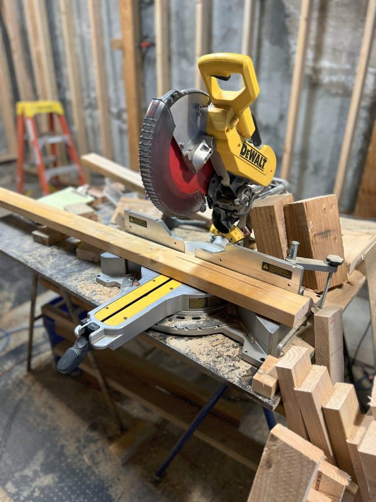 dewalt 780 sliding miter saw